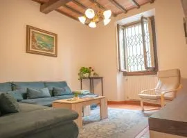 Classic Florentine Flat With Garden