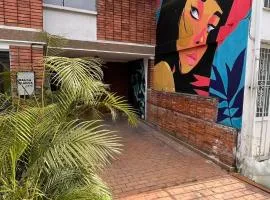 Fardo Hotel Boutique en ibagué - Zona Cadiz - Recepción Digital 24H
