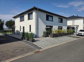 Apartment Schlossterrassen 8a โรงแรมในPouch