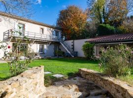 Gîte La Combe Verte, hotell i Claveyson