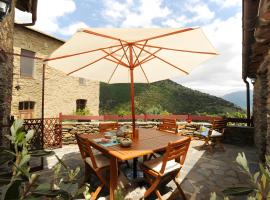 Gîte De La Terrasse De La Source, hotel in Jujols