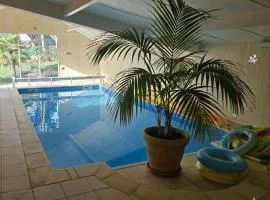 Maison avec piscine et parking - 10 pers. - FR-1-410-491