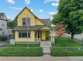 Maple Leaf Manor Suites