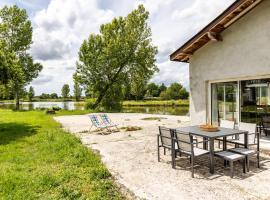 Le panoramique du lac d'isachris、Queyracのホテル