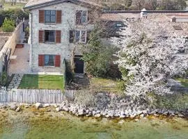 L'antica Lugana front lake