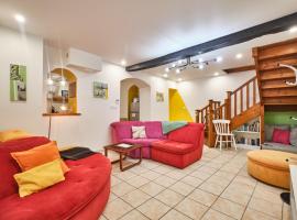 Au 81 - Maison De Ville à Louer – hotel w mieście Moirans