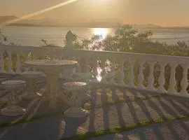 Casa no pequena Rio de Janeiro Aeroporto Galeão Lugar Bonito e agradável Local privado independente - Ar-condicionado - Ótimo para quem para CASAIS- FAMÍLIAS- GRUPOS- sozinho
