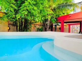 Diamond House with pool, near the airport