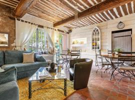 Restaurant Le Château, Hotel in Châteaudouble