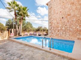 Es Cantó โรงแรมในCala Llombards