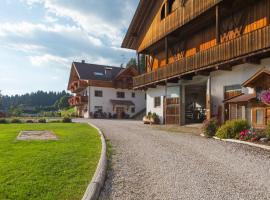 Stoffnerhof Apt Sonnenblume, hotel a Tesido