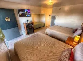 Lucky Seven Shared Kitchen, Sleeps 4 Mokee Motel