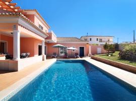 Casa Tulipas, Hotel in Loulé