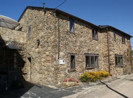 O Bolaño Apt 2, hotel u gradu Villarino de Conso