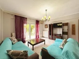Zako Apartment with Garden, Mola Kaliva