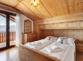 Apartment Holzsuite, Hotel in Fondo