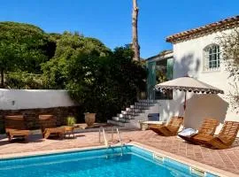 Luxury family villa with large pool, garden & outdoor dining near beach, Domaine l'Oiseau Bleu in Sainte-Maxime