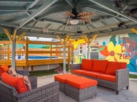 Pool Hot Tub Dogs Allowed Near Beach Family, hotel i Largo