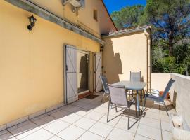 Gite 1 entre 4 et 6 personnes, hotel Reynès városában