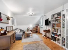 Schöne Dachgeschoss Wohnung