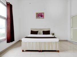 The Lotus Hotel, hotel din Rewāri