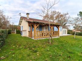 Gite Des 3 Étangs, hôtel à Échourgnac