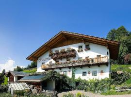 Ferienwohnung Aster Nusserhof, hotel en Avelengo