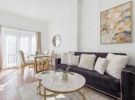 Kensington 3BR Luxury You Deserve by REGAL REALMS