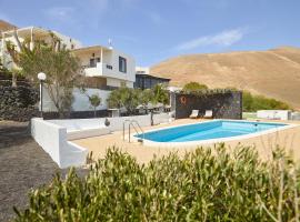 Finca La Calerita D, hotel en Uga