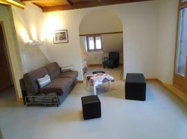 Gite Noryema Chaleureux T1, 40m2, Hotel in Entraunes
