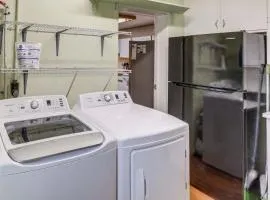 Near Route 66, Family Fun & Lakes! Williams Home