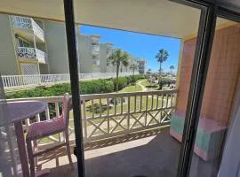 Ocean & Pool View - Hot Tubs - 2 Pools - Gym - Tennis ct - on seawall - Shoreline Stays 5108