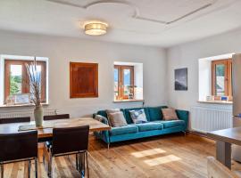Kärntner Bauernhaus in Panoramalage, hotel i Kötschach-Mauthen