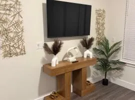 Modern and Upscale 1 Bedroom- AT&T Stadium