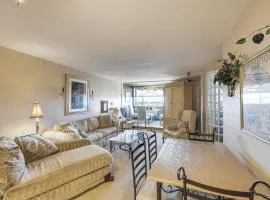 Lake Hamilton Living: Condo w/ Views + Pool