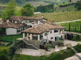 Maravida Vacation Rooms, hotel en Dobrovo