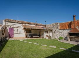 Hoyal de Pinares, Hotel in Frumales