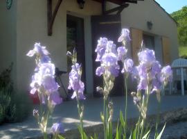 Location Gîte Les Iris – hotel w mieście La Robine