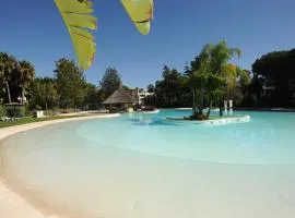 Bonito piso con jardines y piscina