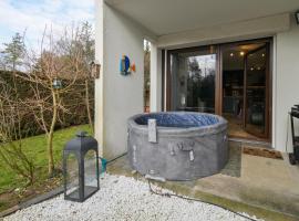 Annecy Garden Spa Billiards, khách sạn ở Annecy