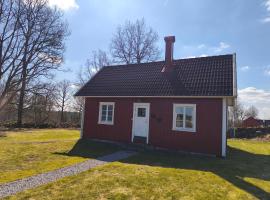 The red Butterfly 2 cottage, hotel din Månstad