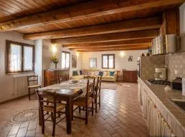 Ampio living e 3 camere tra le colline di Urbino