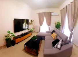 Ηome & Garden with parking close to Olympic Stadium