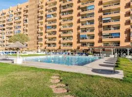 Marina view, sunny one bedroom pyr