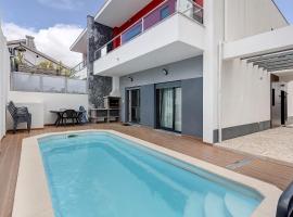 Sunset Holiday Home, Hotel in Fernão Ferro