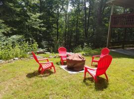 Lake Wallenpaupack 4 bedroom lakefront house with dock, hotel a Greentown