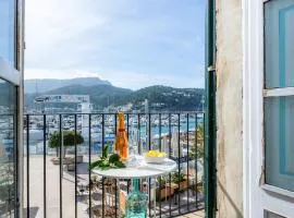 Marina 48 Seafront Apartment