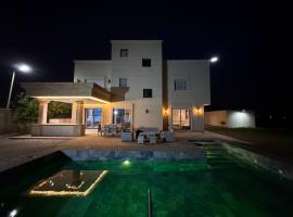 Luxurious American Villa in Moroccan Olive Farm, hotel u gradu Nador