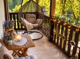 Family Hotel and Restaurant Varosha 2003