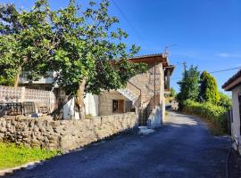Casa Elena en La Ribeira Sacra โรงแรมในRamil